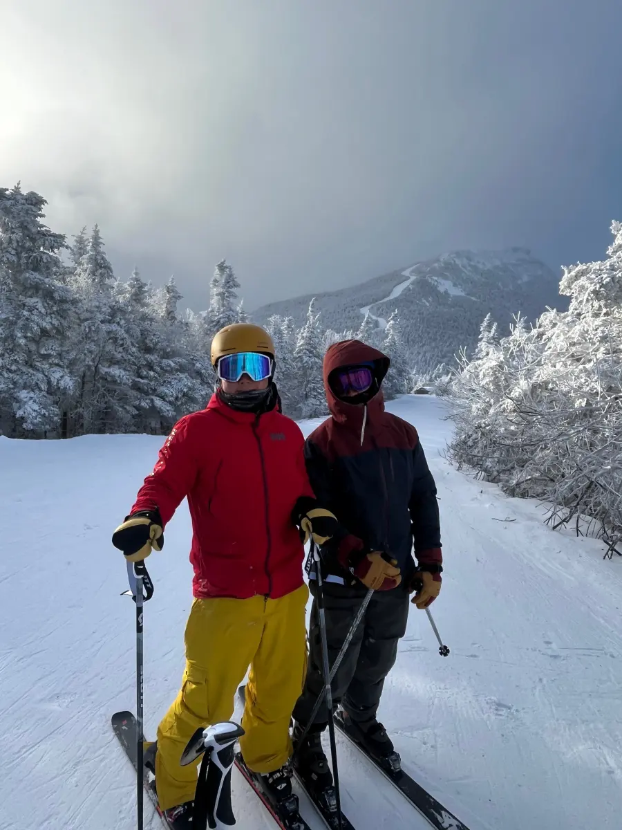 Daniel Cha skiing
